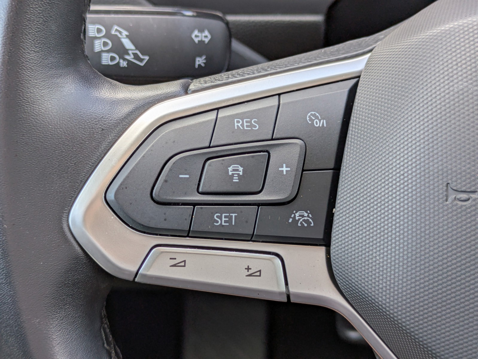 Used 2024 Pure White Volkswagen Wolfsburg Edition image 23