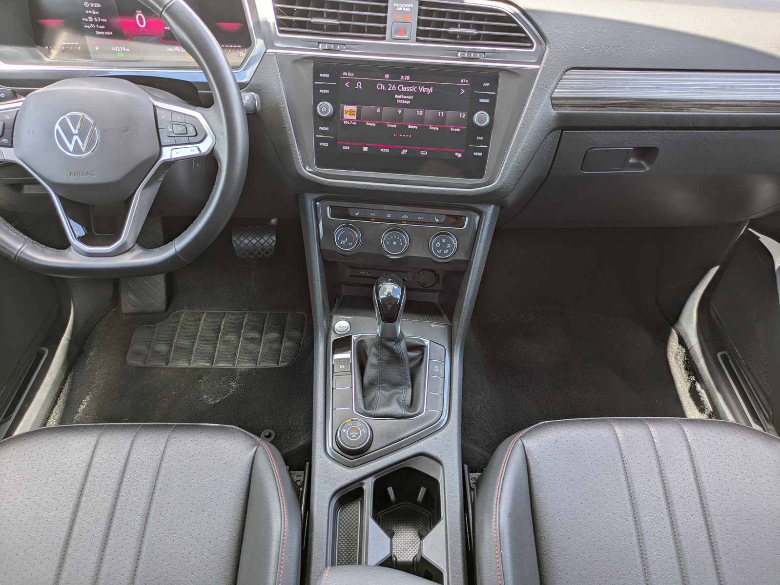 Used 2024 Pure White Volkswagen Wolfsburg Edition image 33