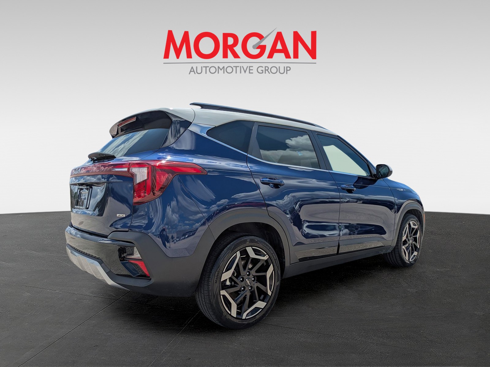Certified Used 2024 Dark Ocean Blue/White Roof Kia SX image 4