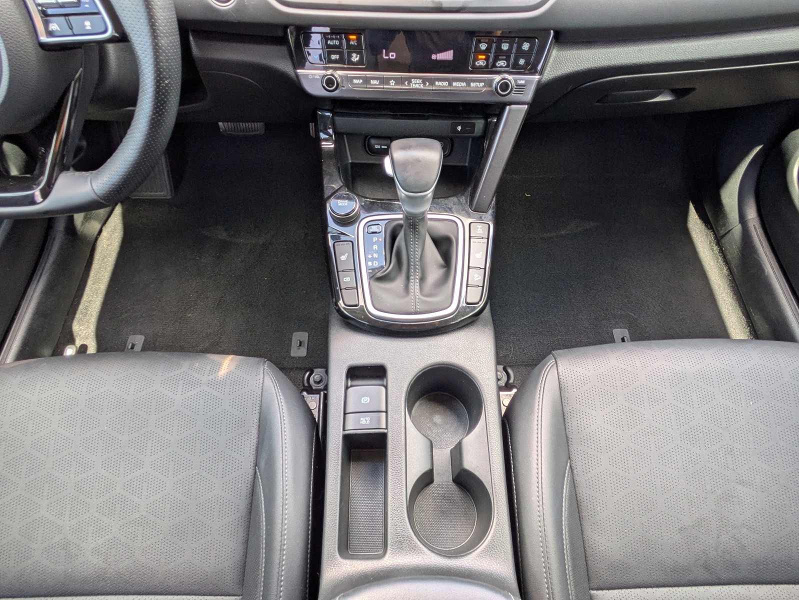 Certified Used 2024 Dark Ocean Blue/White Roof Kia SX image 19