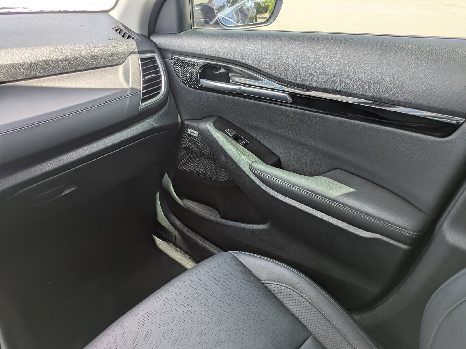 Certified Used 2024 Dark Ocean Blue/White Roof Kia SX image 17