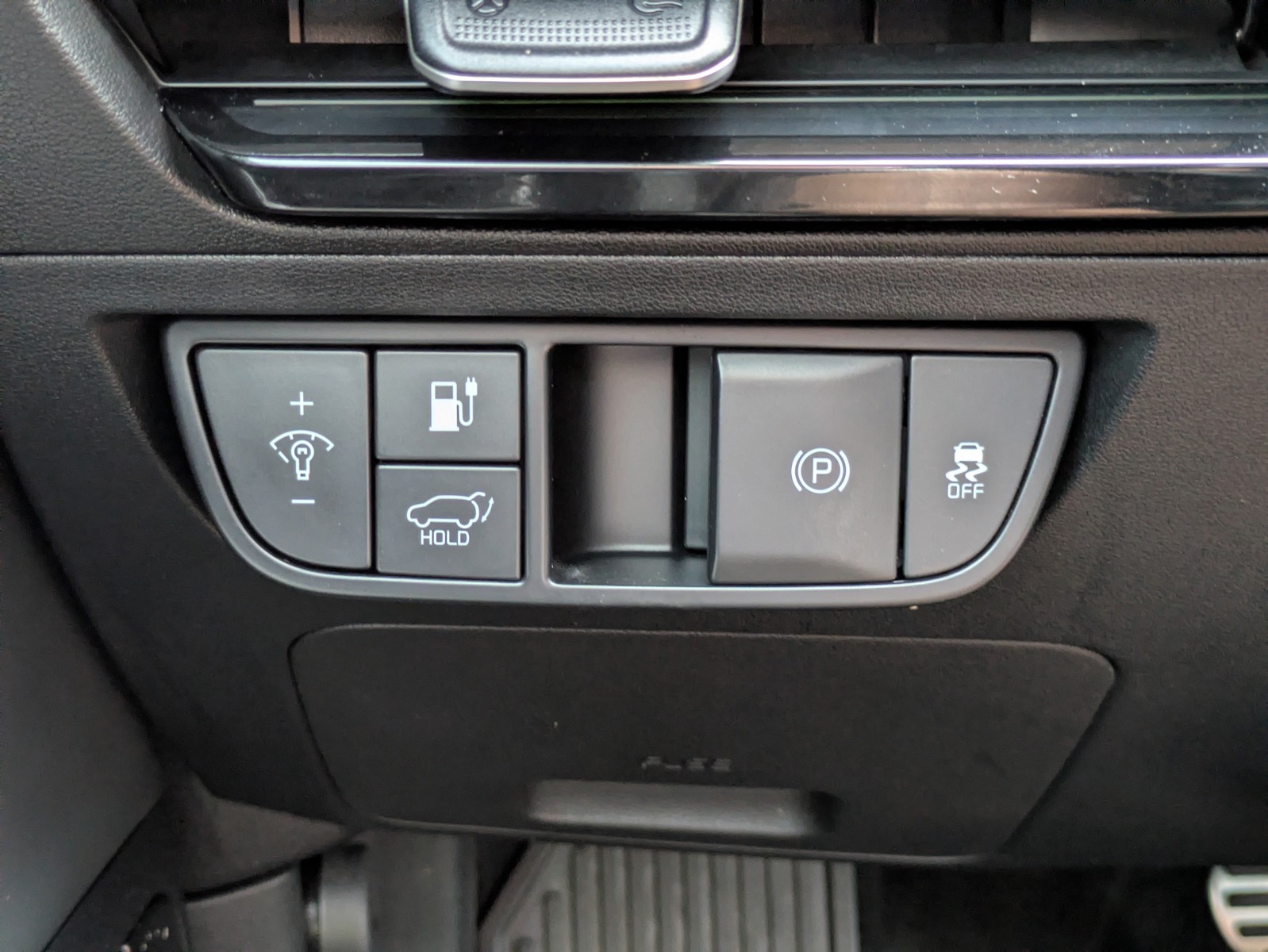 Certified Used 2024 Aurora Black Pearl Kia GT-Line image 36