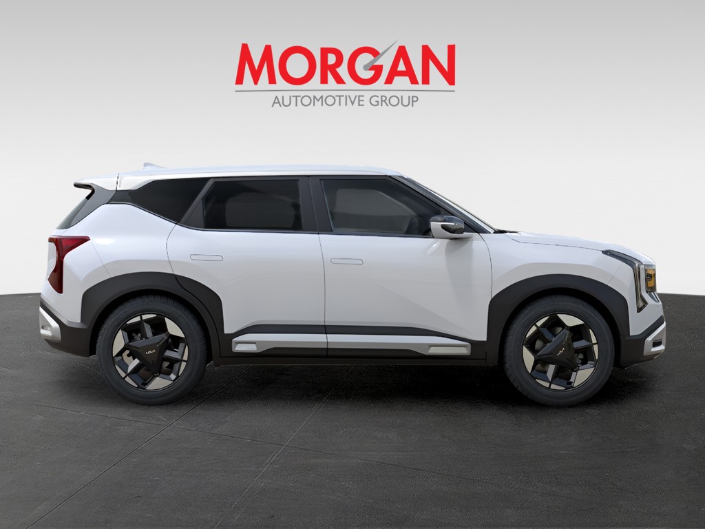 New 2027 Snow White Pearl Kia EX image 7
