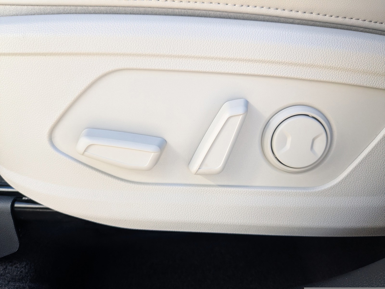 2026 Kia Sorento — photo 28 view