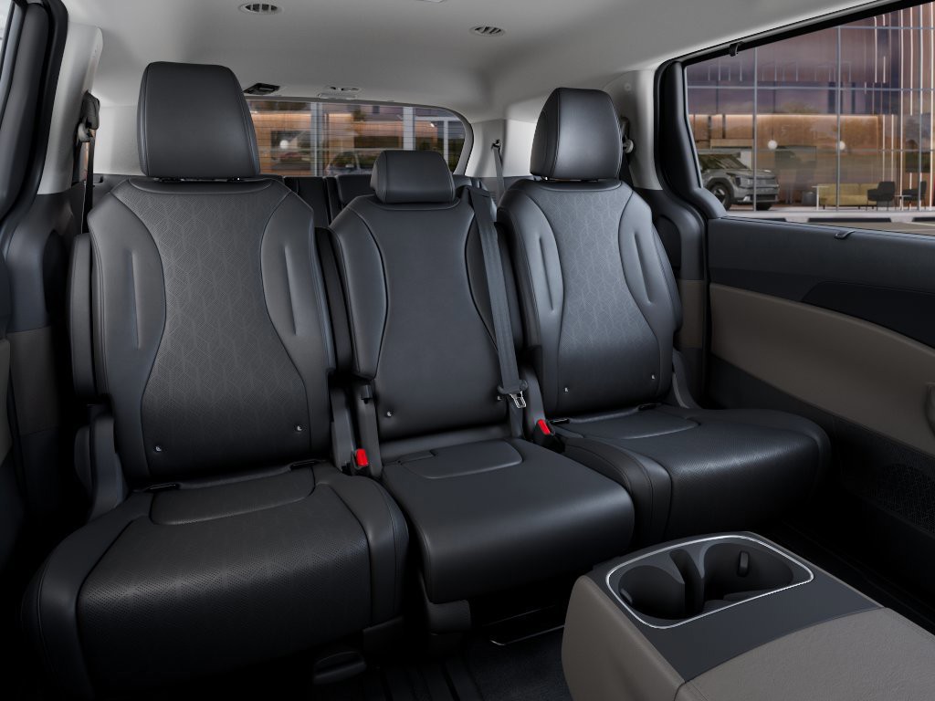 New 2026 Snow White Pearl Kia EX image 16