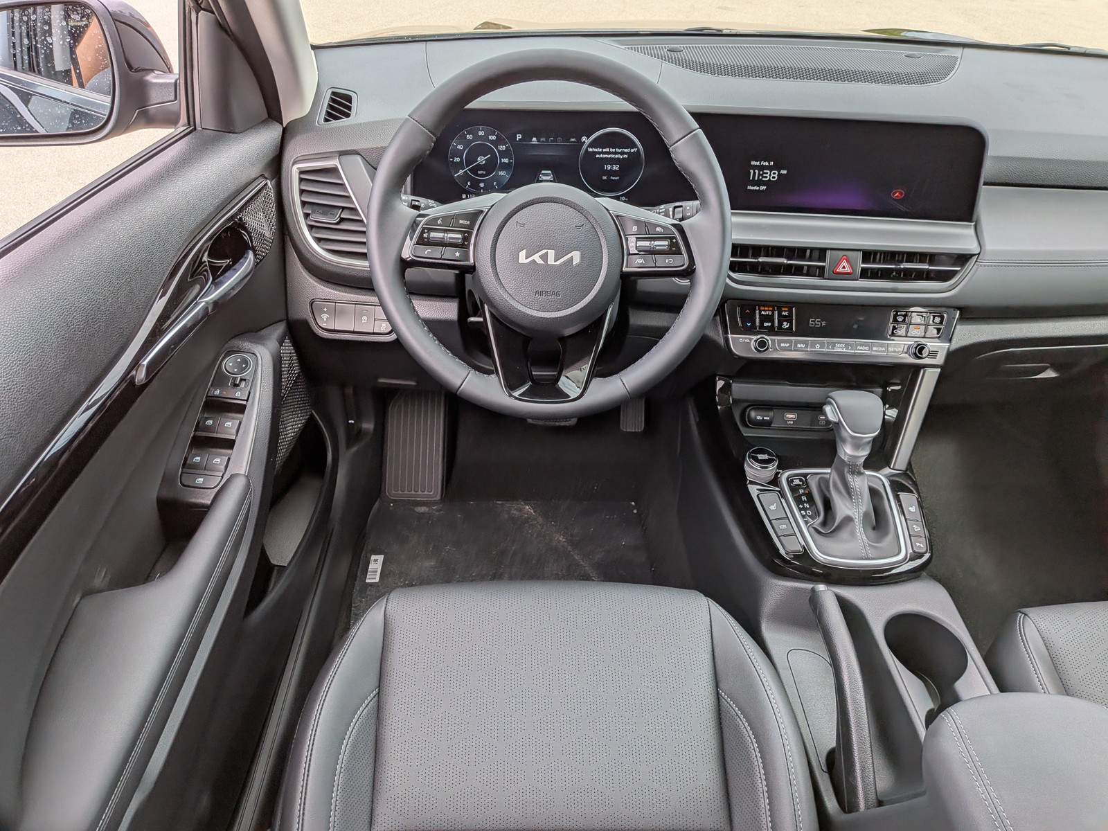 New 2026 Fusion Black Kia EX image 17