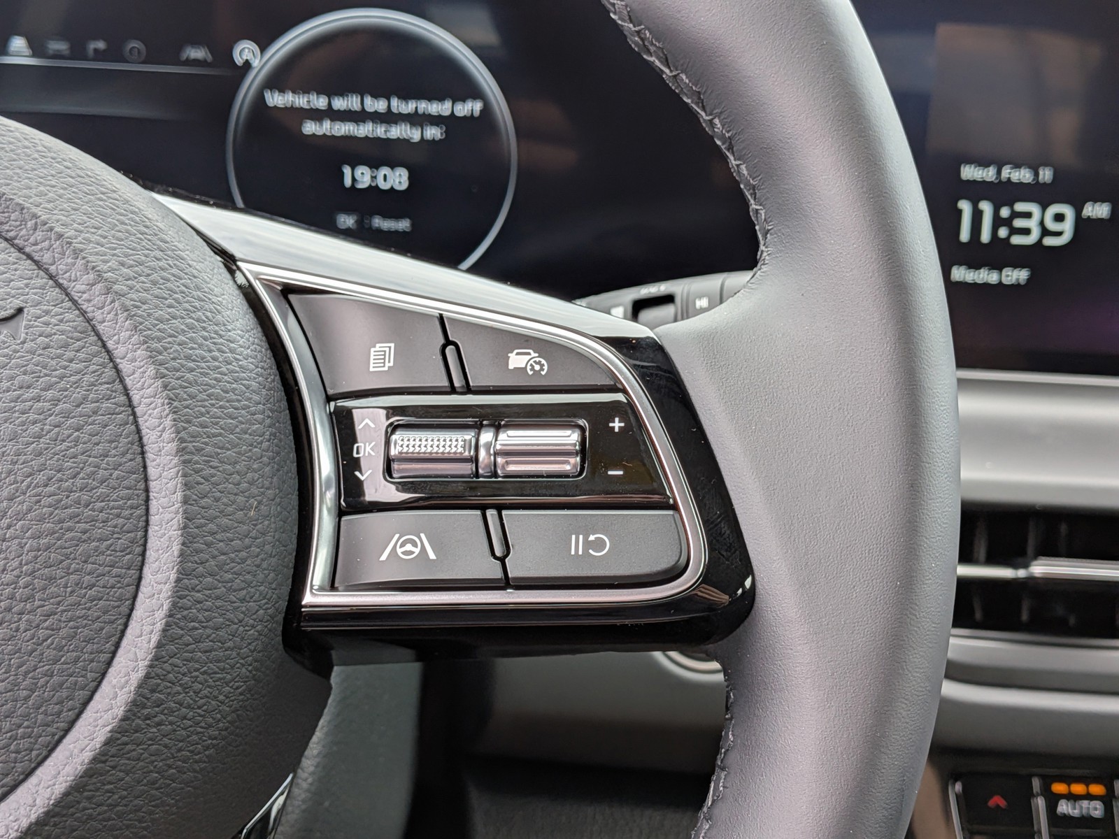 New 2026 Fusion Black Kia EX image 25