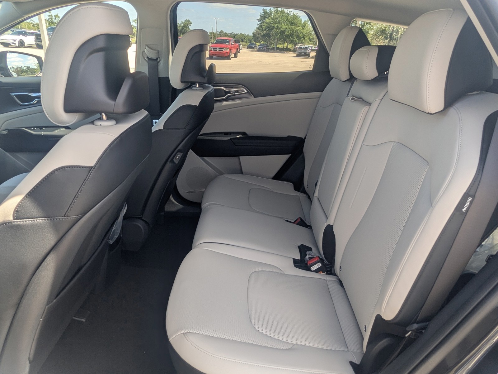 New 2026 Panthera Metal Gray Kia EX image 17