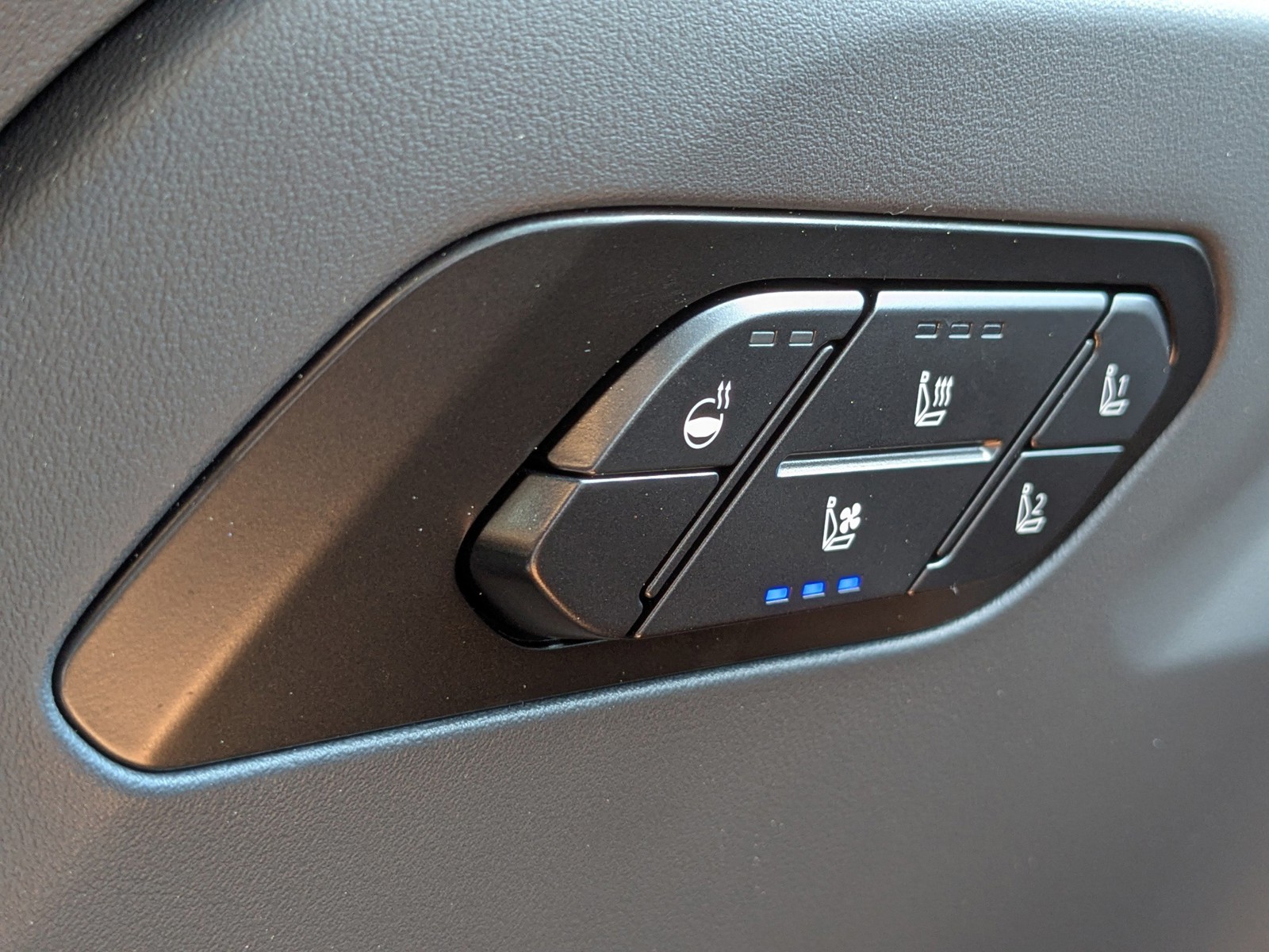 New 2027 Ebony Black Kia X-Line SX image 32