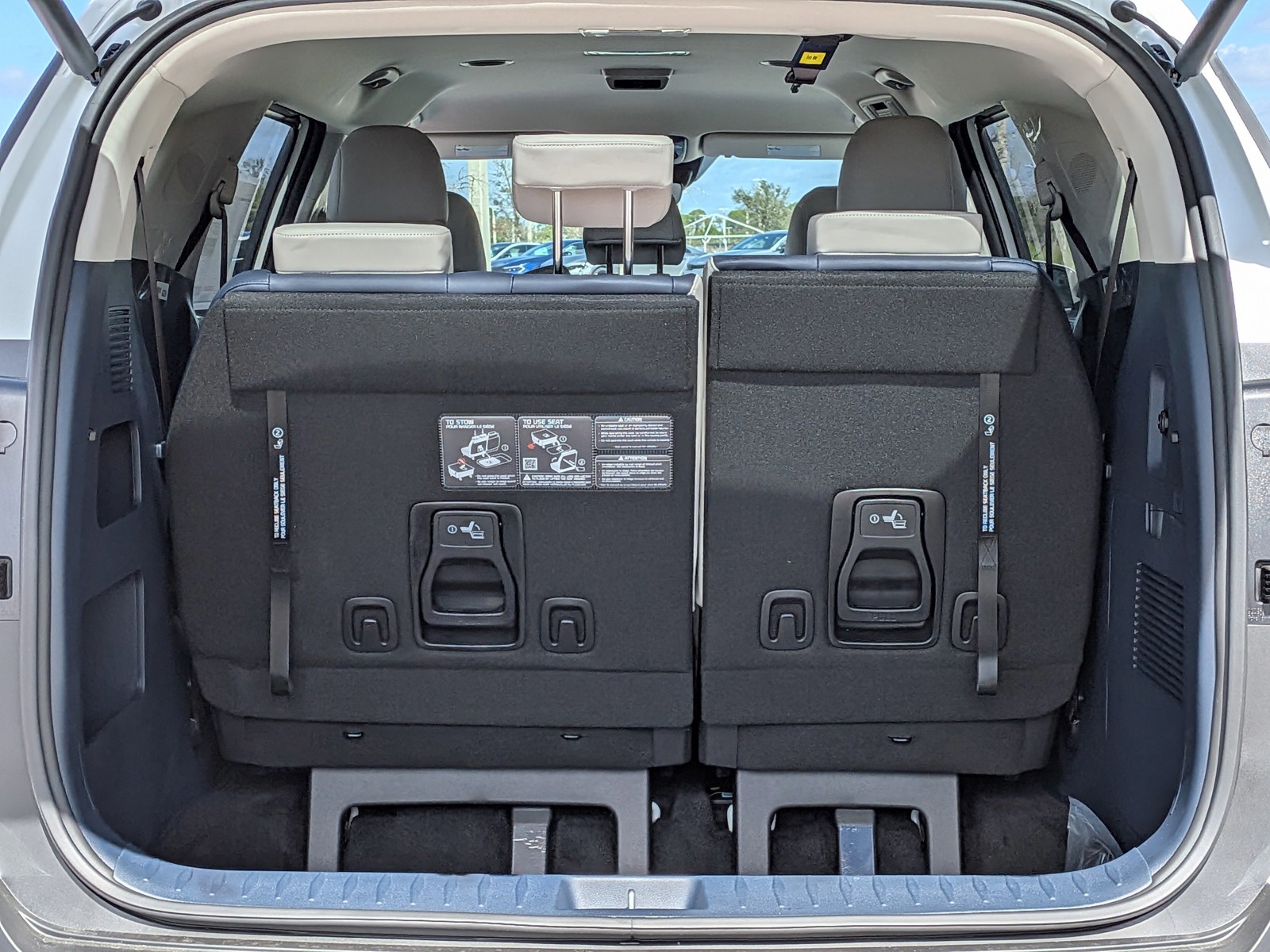 New 2026 Snow White Pearl Kia EX image 13