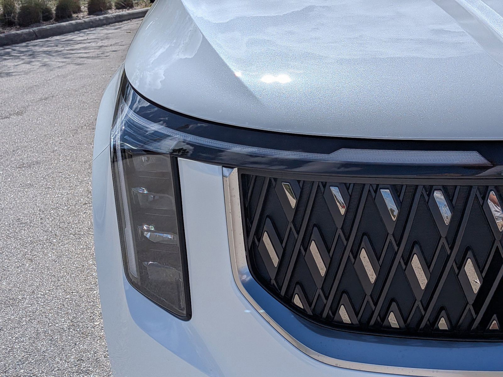 New 2026 Snow White Pearl Kia EX image 10
