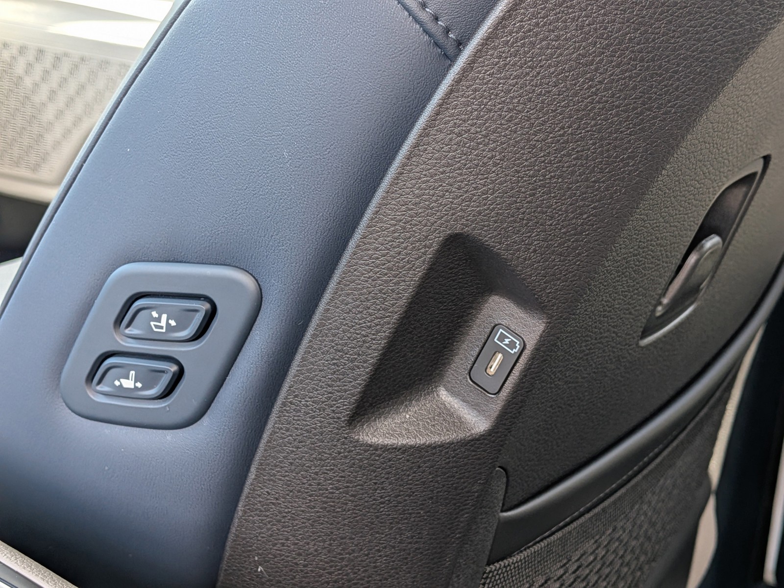 New 2026 Snow White Pearl Kia EX image 20