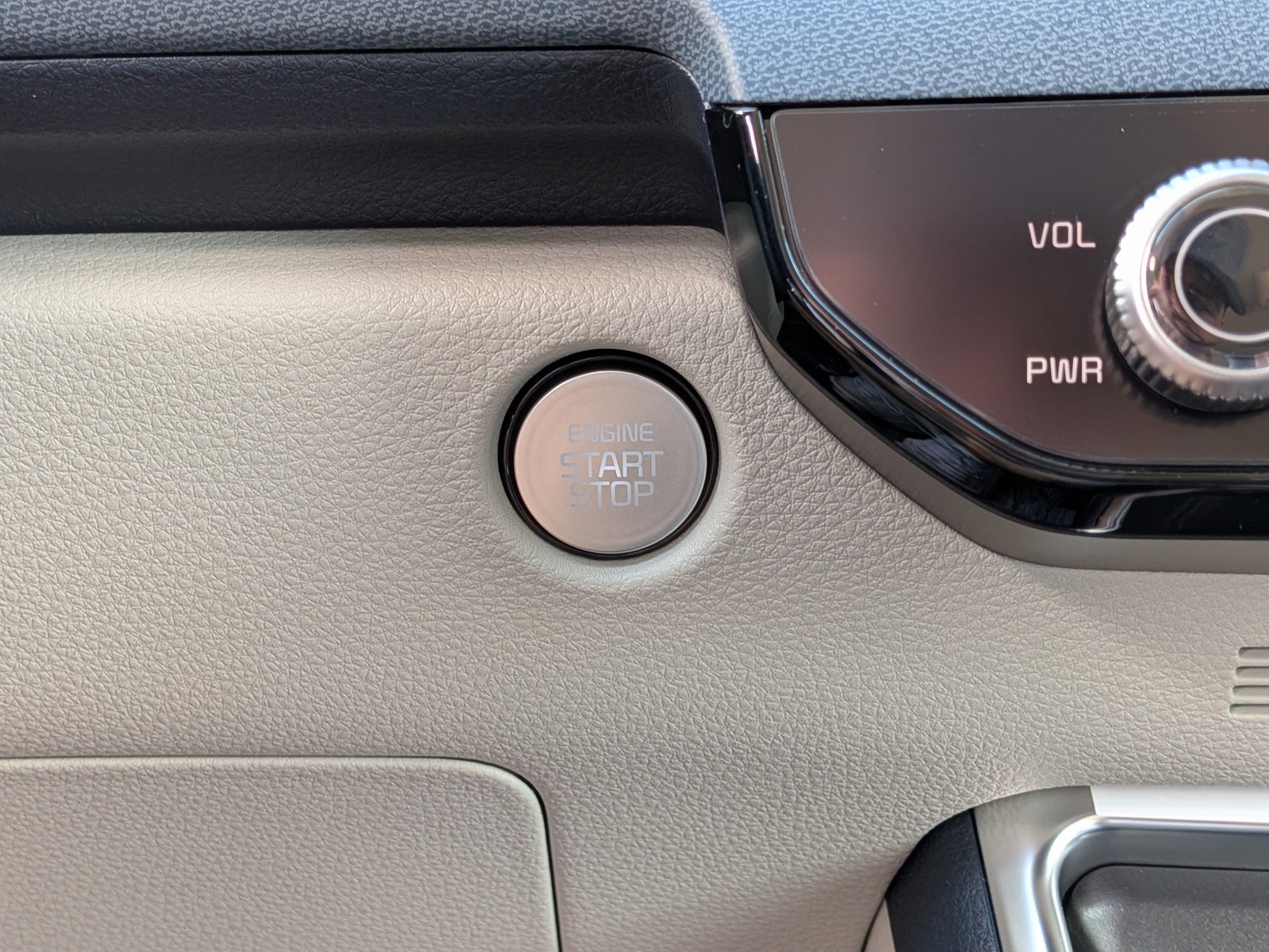 New 2026 Snow White Pearl Kia EX image 34