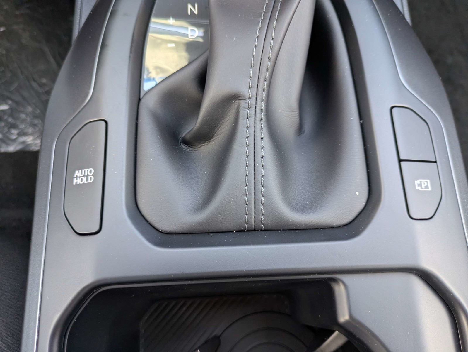 New 2026 Snow White Pearl Kia LXS image 26
