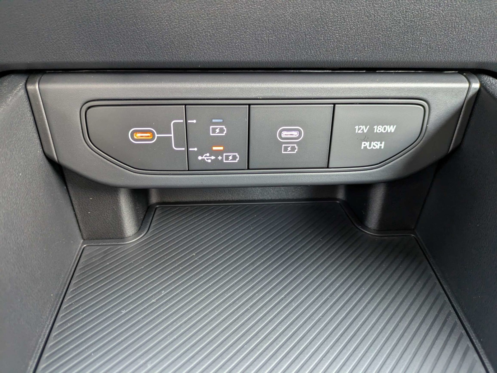 New 2026 Snow White Pearl Kia LXS image 25