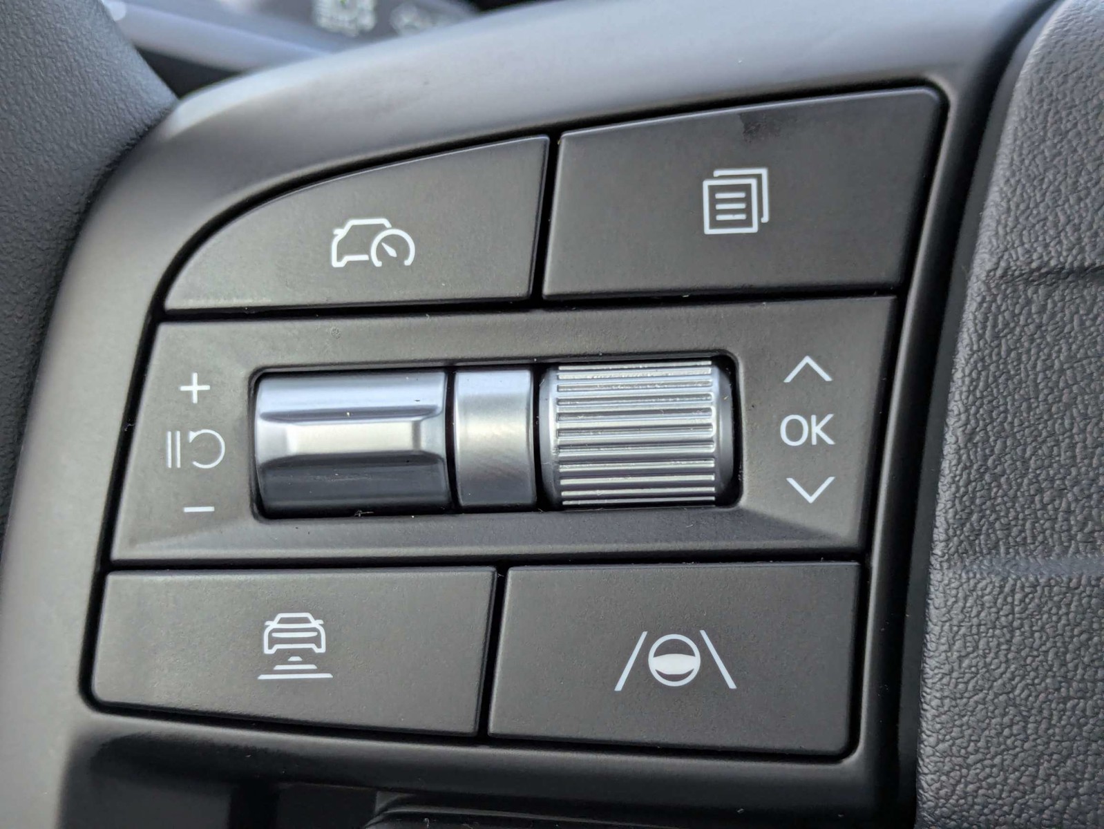 New 2026 Snow White Pearl Kia LXS image 29