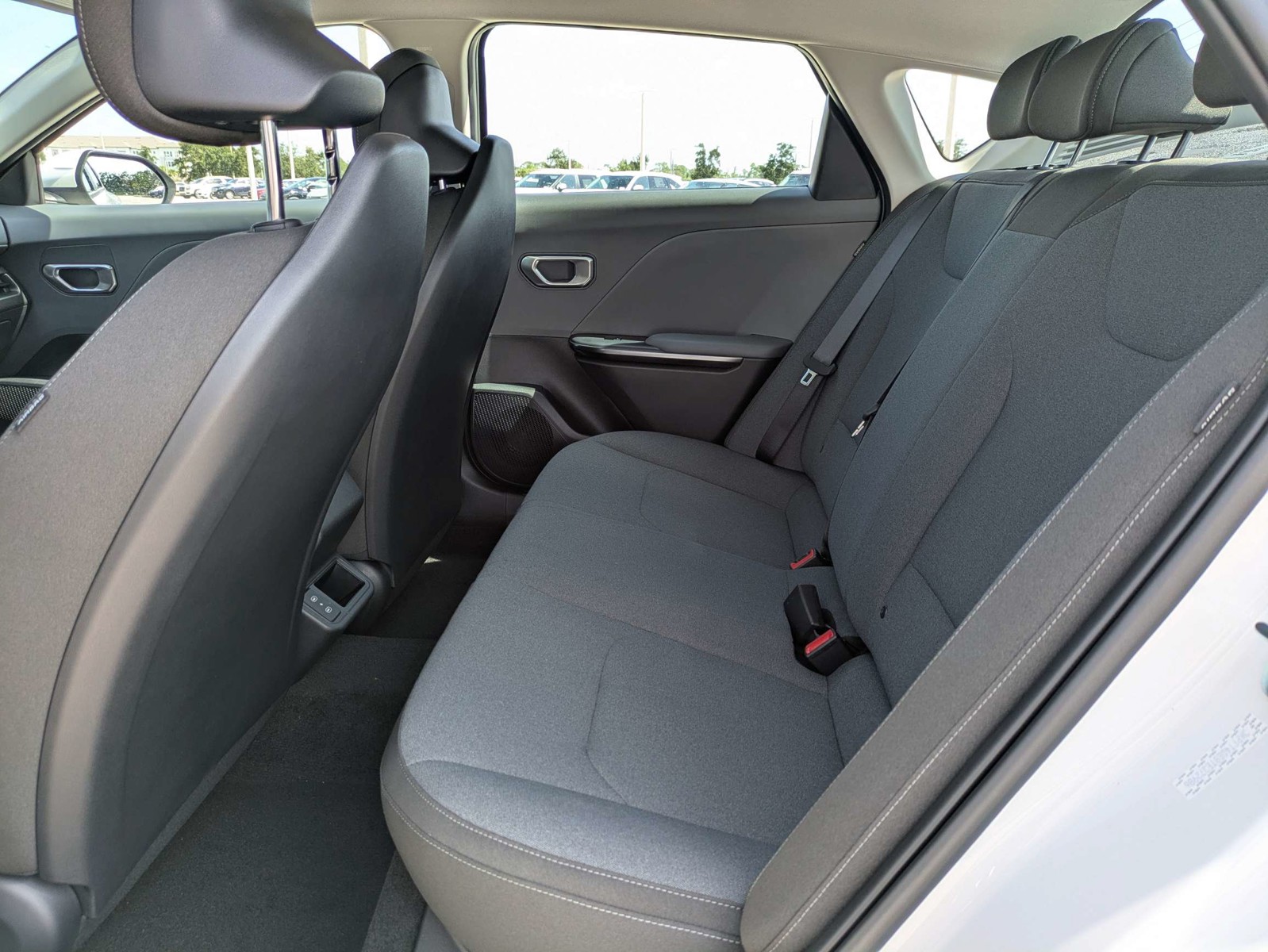 New 2026 Snow White Pearl Kia LXS image 14