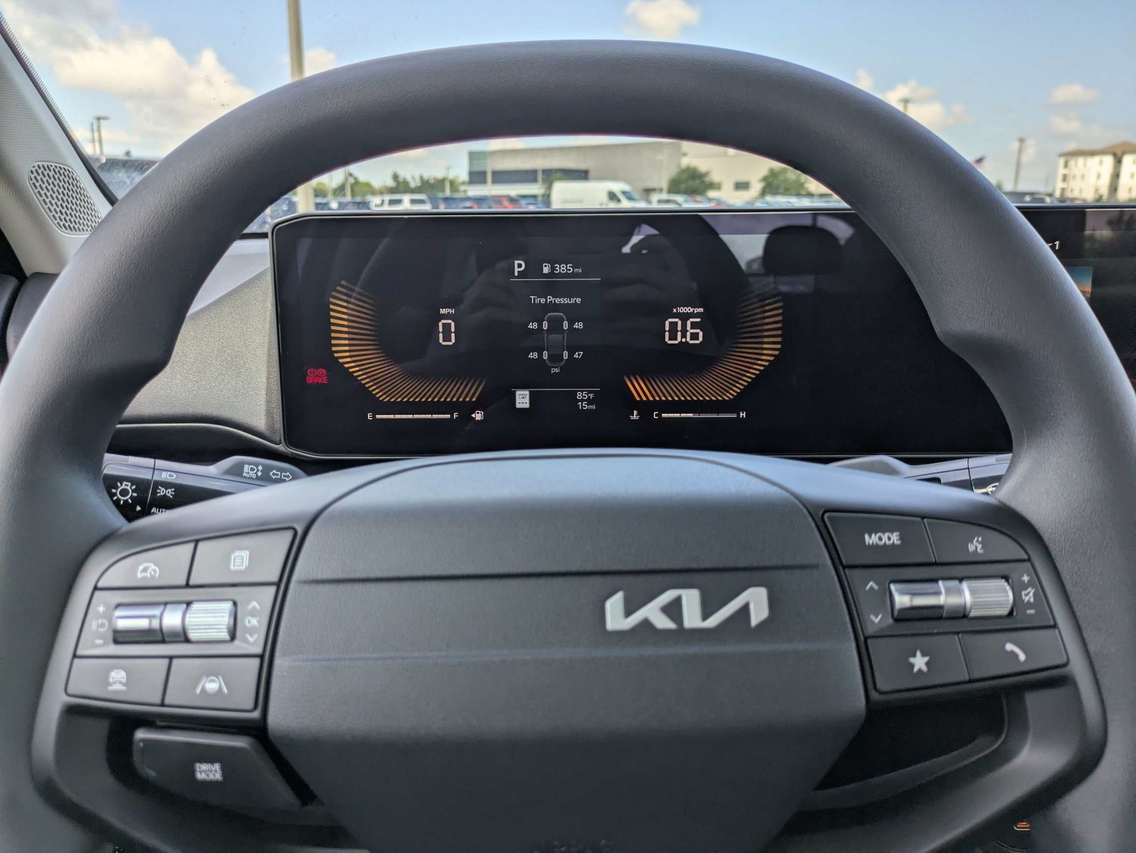 New 2026 Snow White Pearl Kia LXS image 31