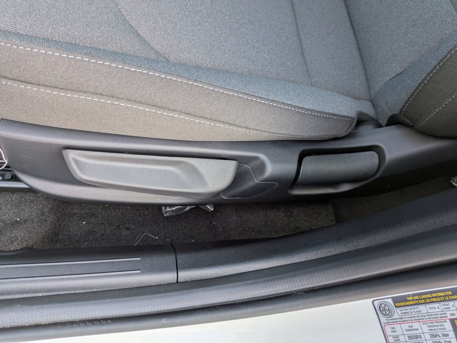 New 2026 Snow White Pearl Kia LXS image 22