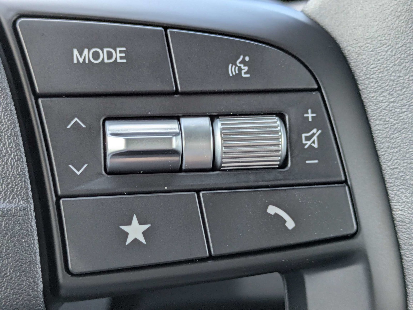 New 2026 Snow White Pearl Kia LXS image 30
