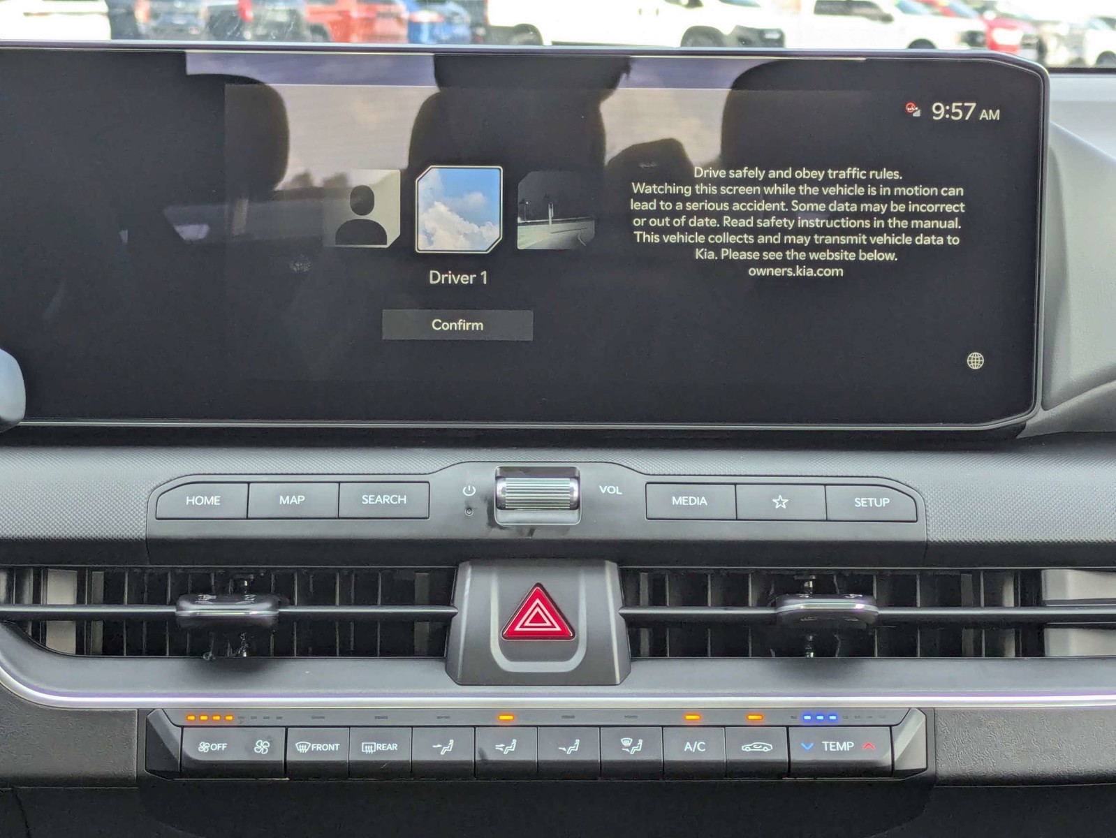 New 2026 Snow White Pearl Kia LXS image 19