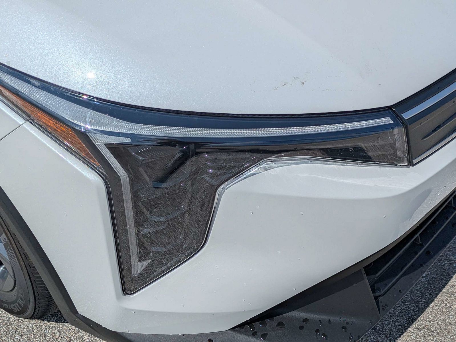 New 2026 Snow White Pearl Kia LXS image 10