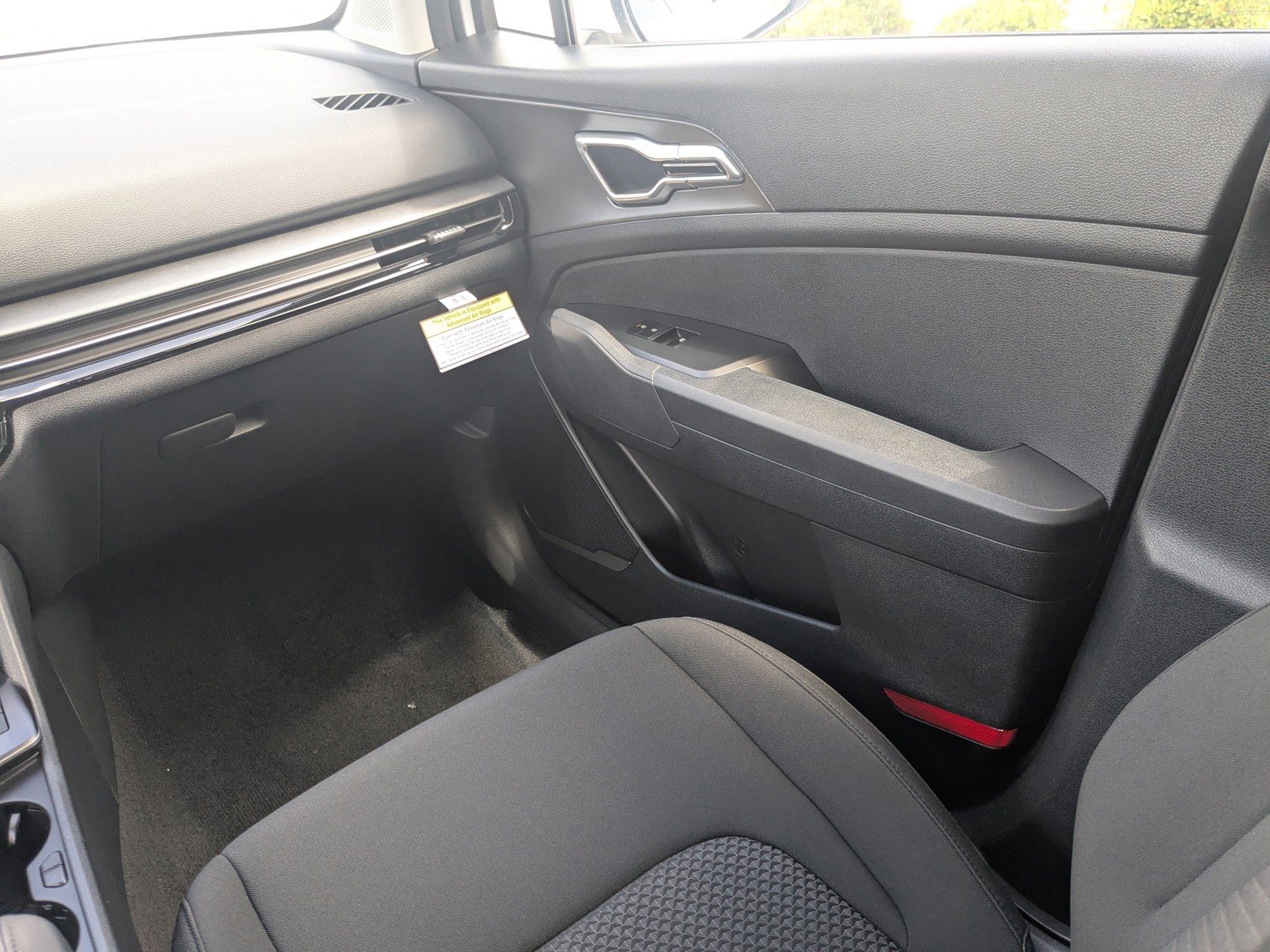 New 2026 Glacial White Pearl Kia LX image 19