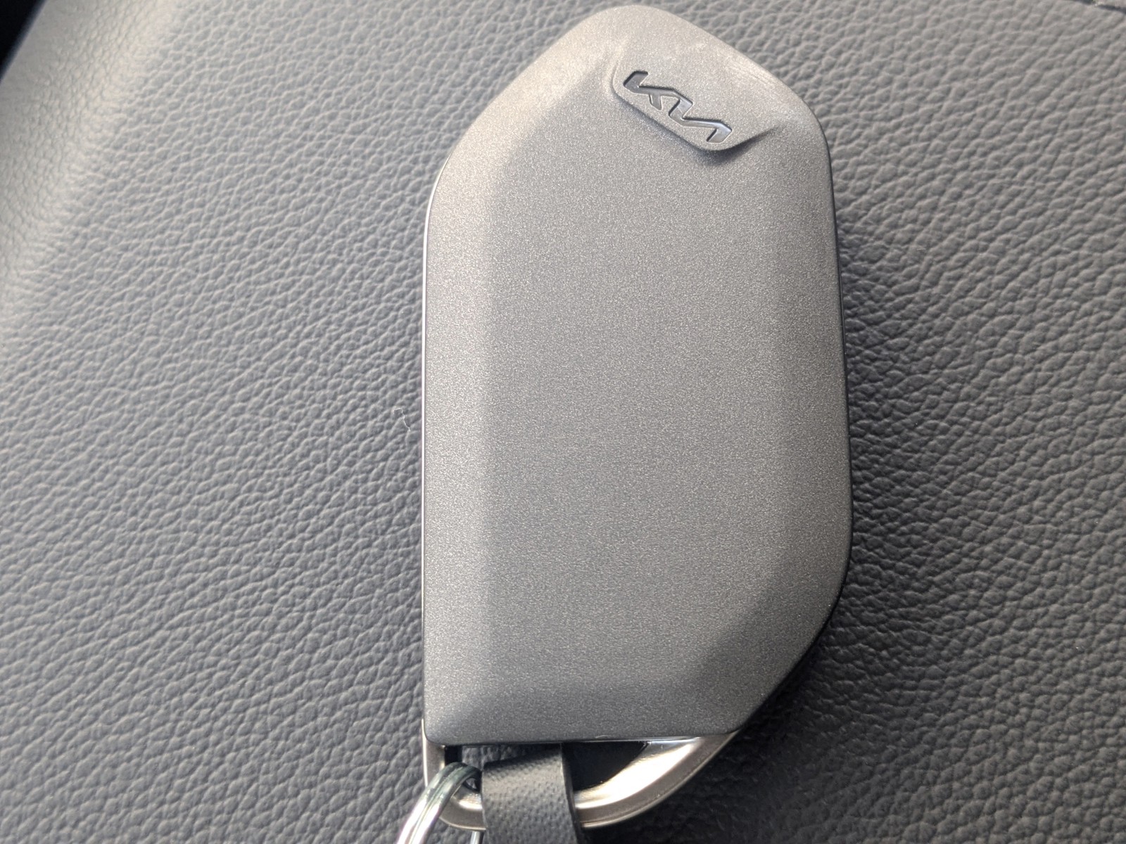 New 2026 Glacial White Pearl Kia LX image 36