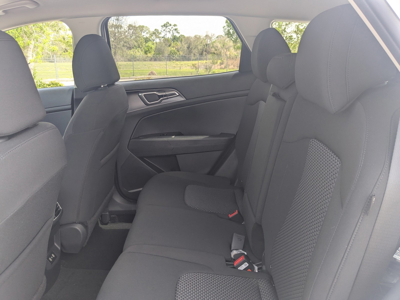 New 2026 Glacial White Pearl Kia LX image 15