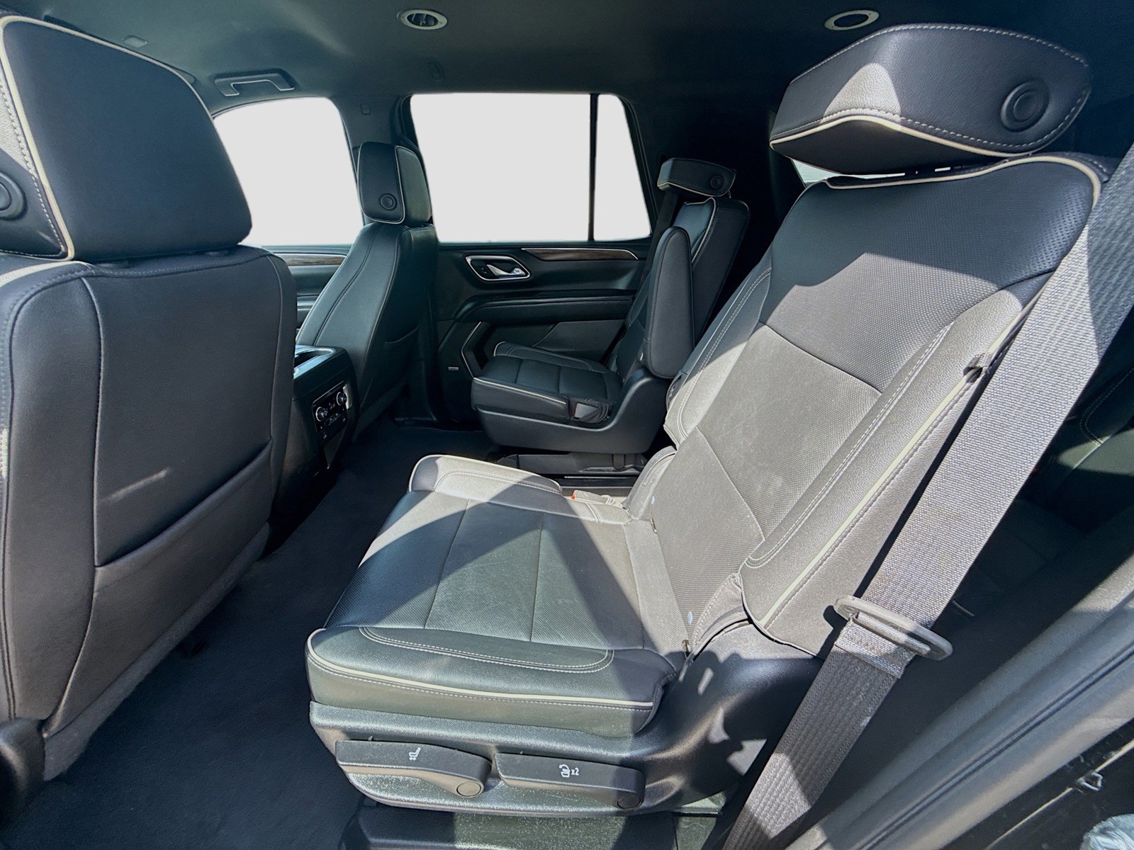 Used 2023 Black Chevrolet Premier image 21
