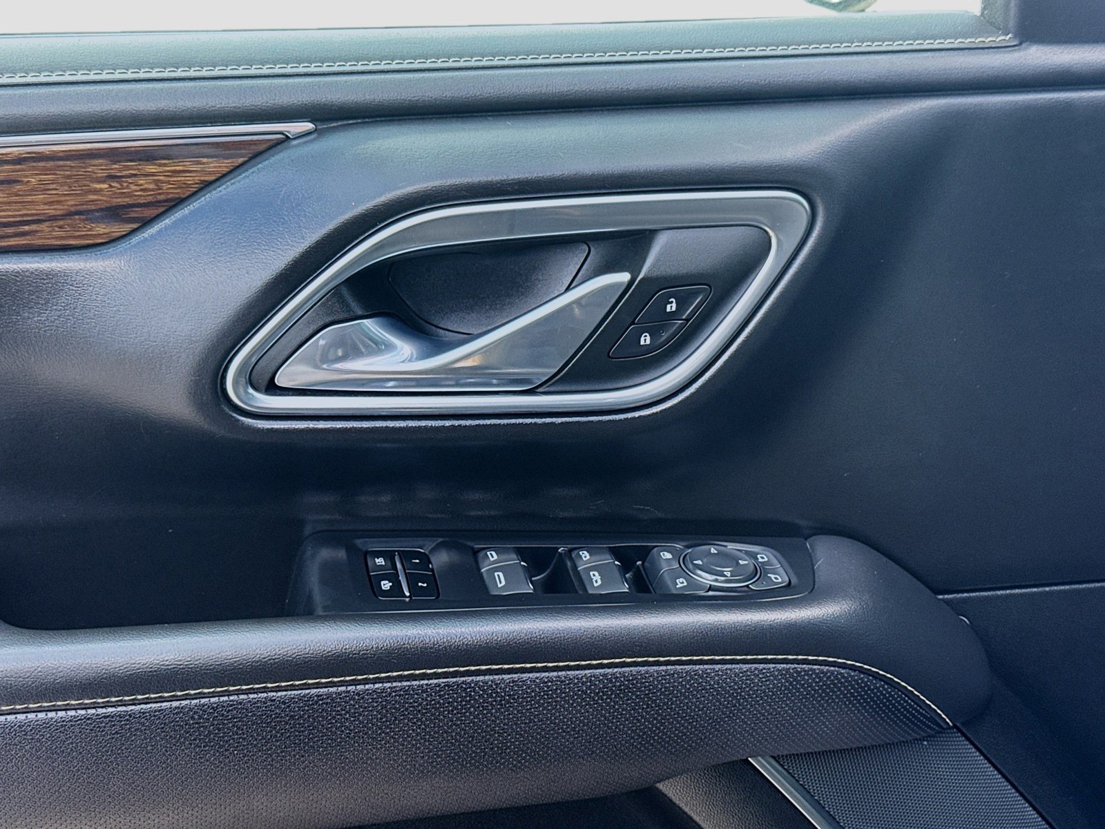 Used 2023 Black Chevrolet Premier image 14