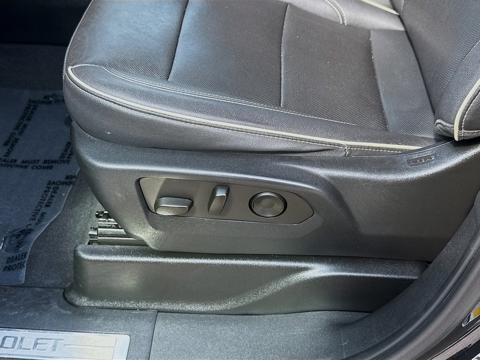 Used 2023 Black Chevrolet Premier image 15