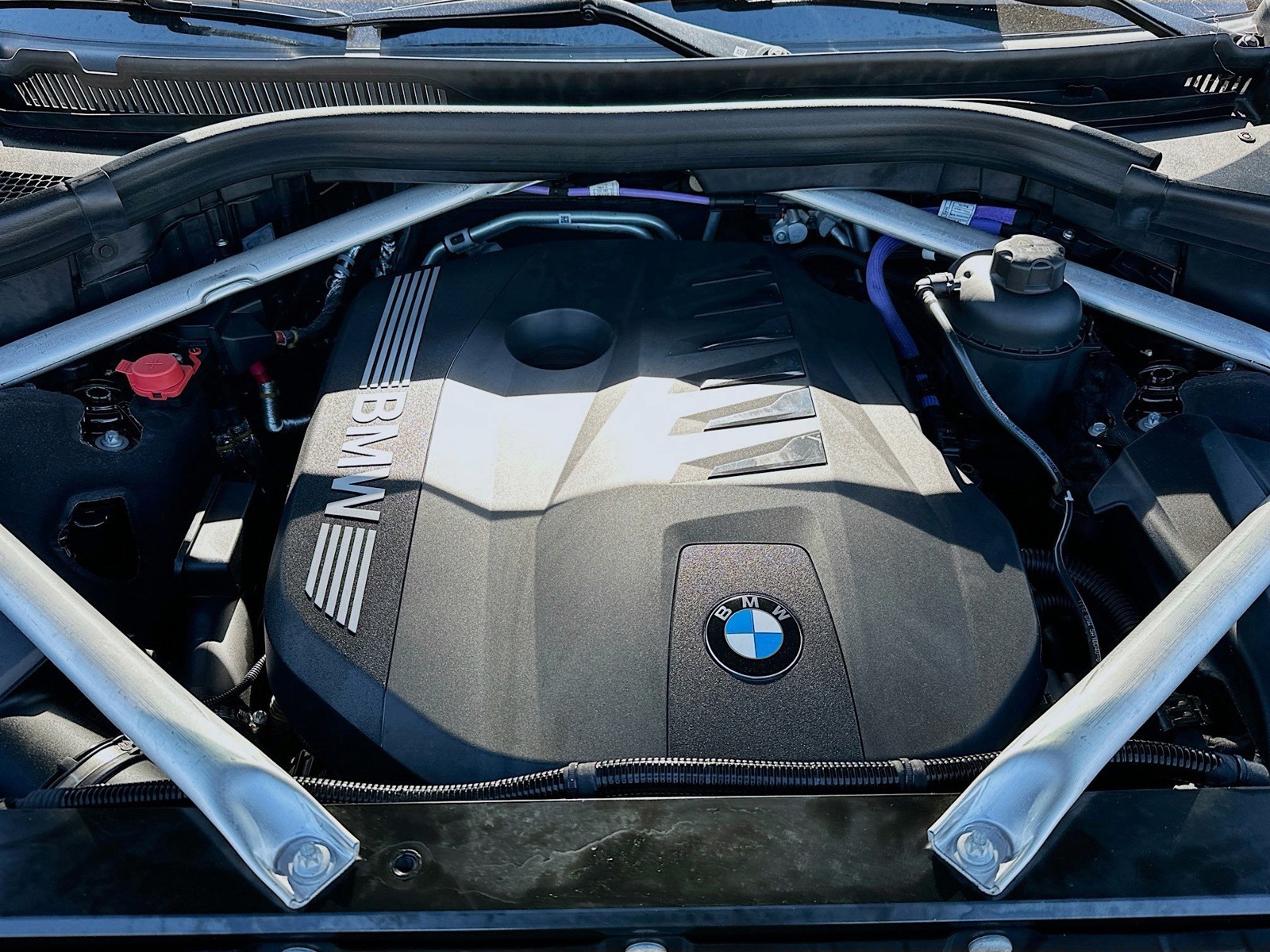 Used 2025 Black Sapphire Metallic BMW xDrive40i image 36