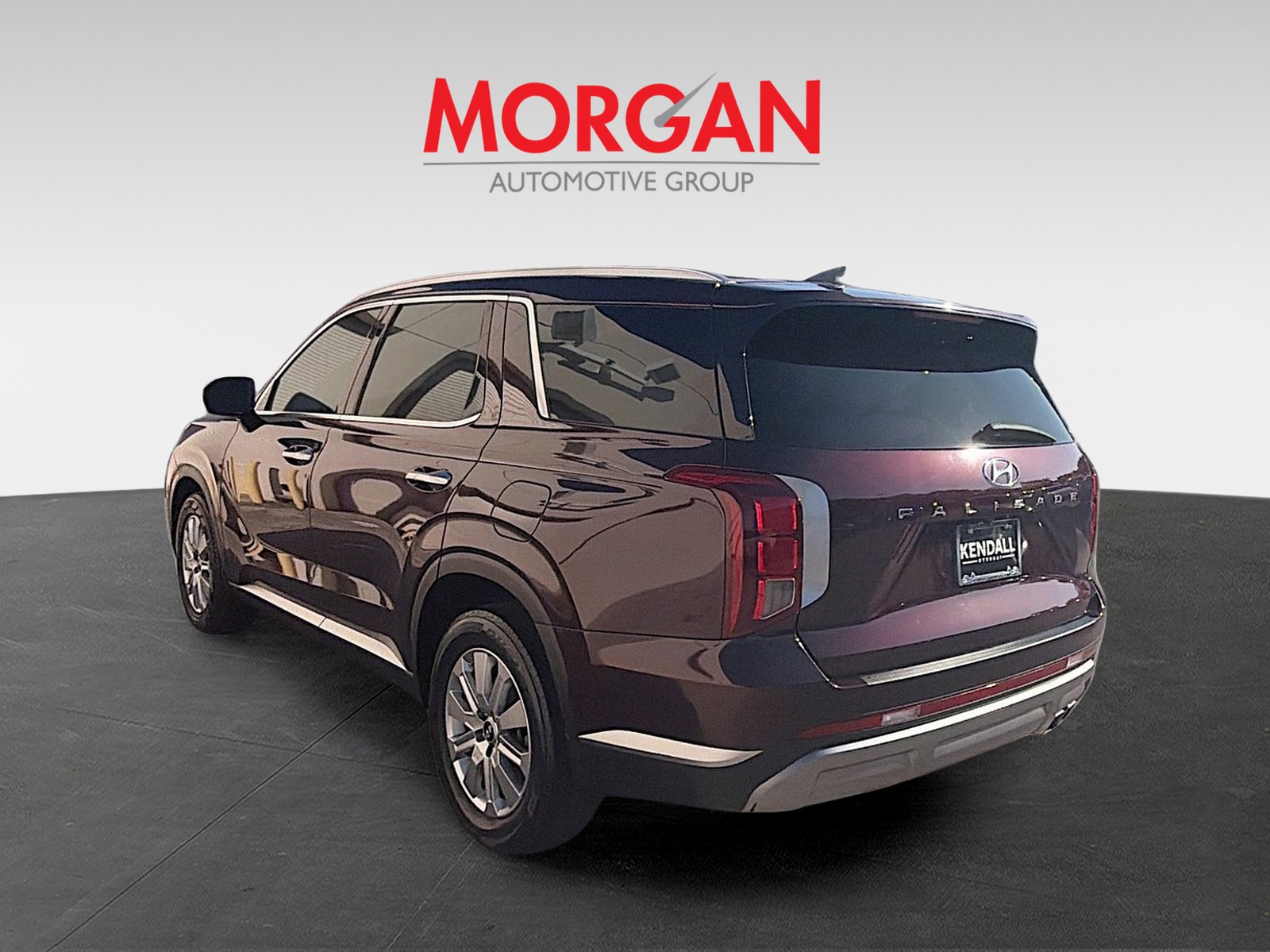 Used 2023 Sierra Burgundy Hyundai SEL image 4