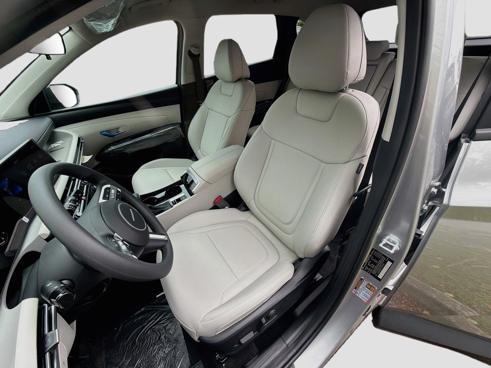 New 2026 Shimmering Silver Hyundai SEL Plus image 15