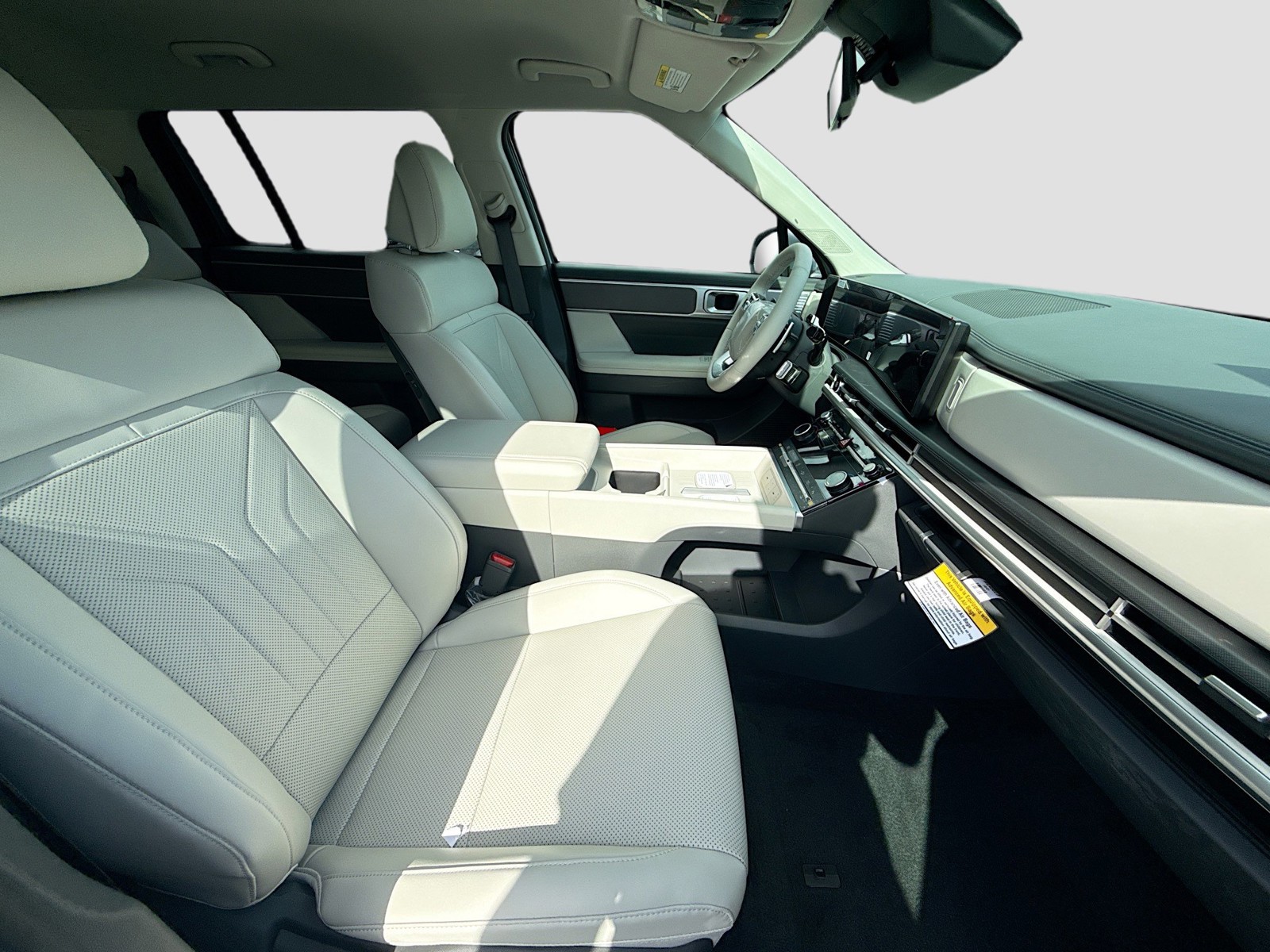 New 2026 Shimmering Silver Hyundai SEL image 21