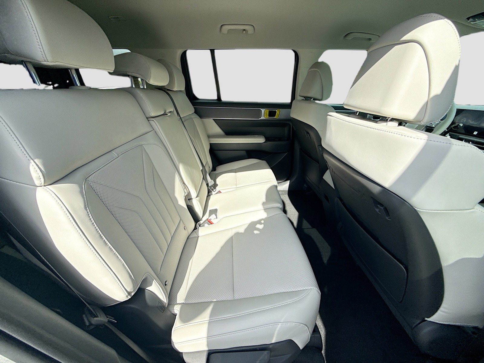 New 2026 Shimmering Silver Hyundai SEL image 20