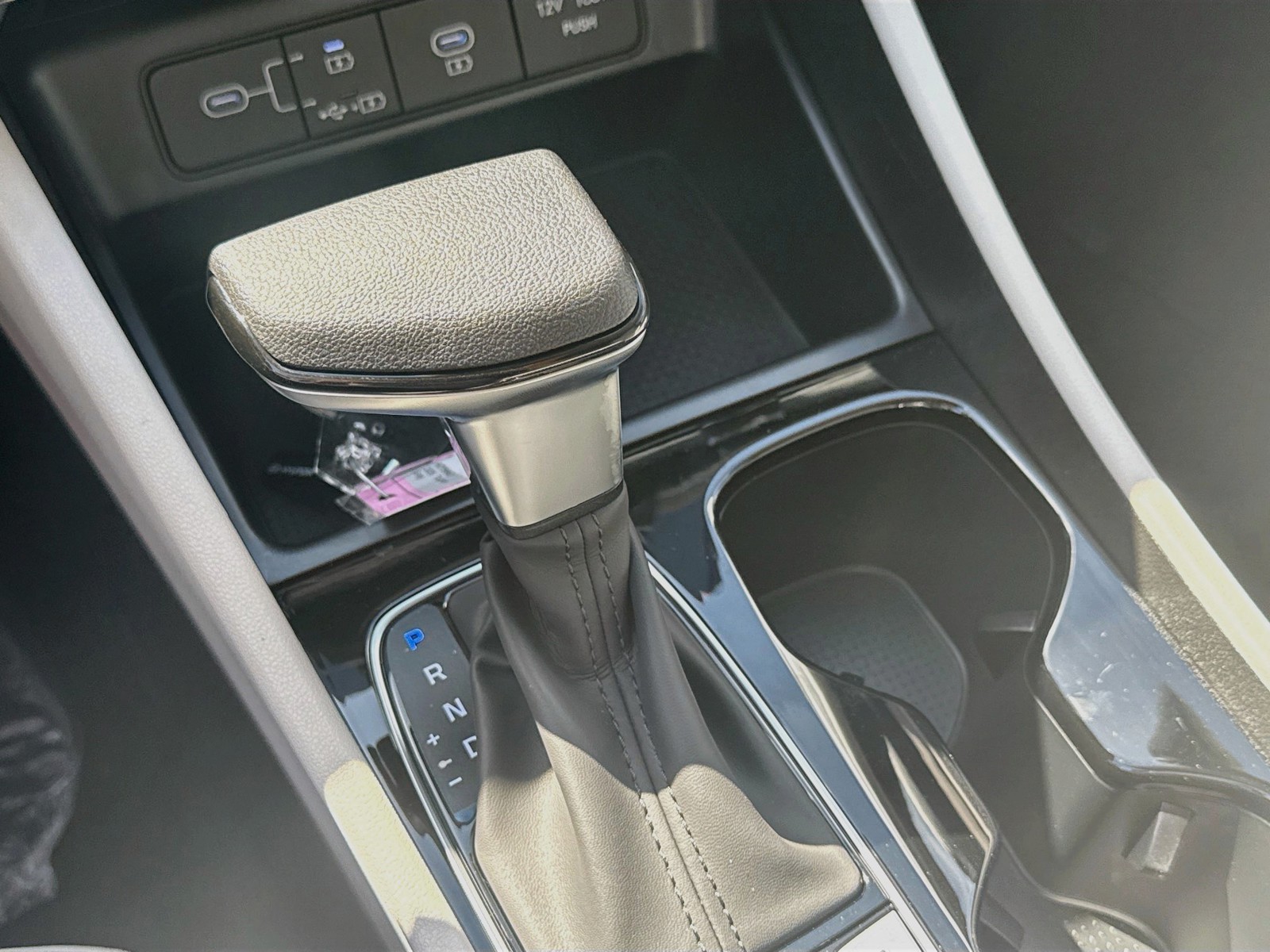 New 2026 Hampton Gray Hyundai SEL Plus image 13