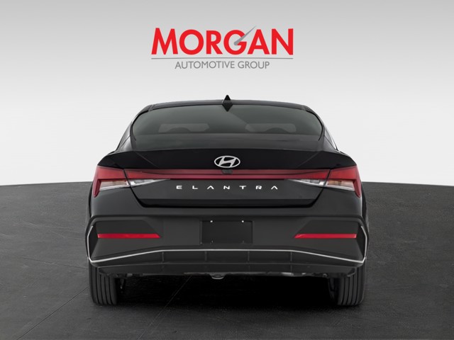 New 2026 Serenity White Hyundai SE image 8