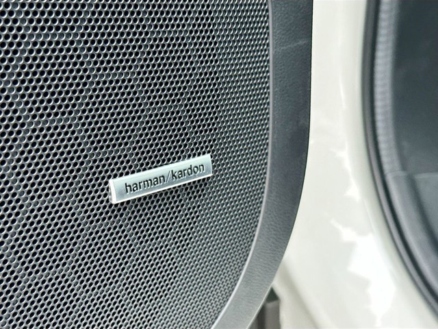 New 2025 White Subaru Onyx Edition Touring image 19