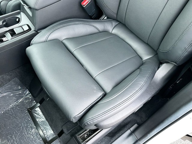 New 2025 White Subaru Onyx Edition Touring image 20