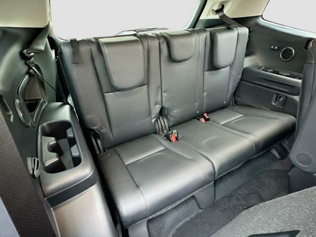 New 2025 White Subaru Onyx Edition Touring image 29