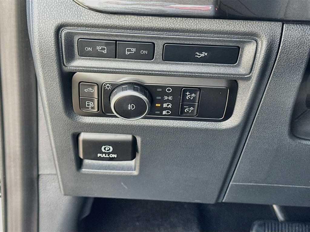 Used 2023 White Ford XLT image 10
