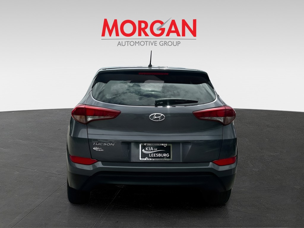 Used 2018 Gray Hyundai SE image 6