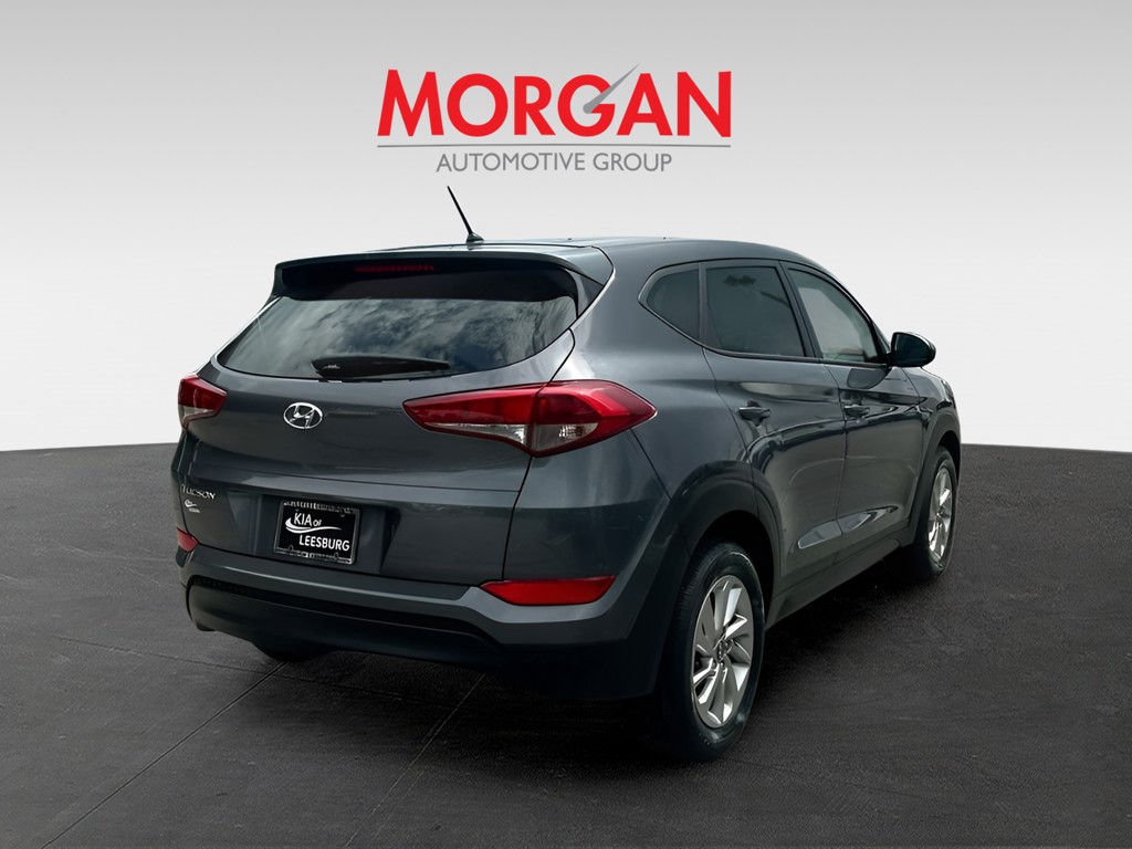 Used 2018 Gray Hyundai SE image 7