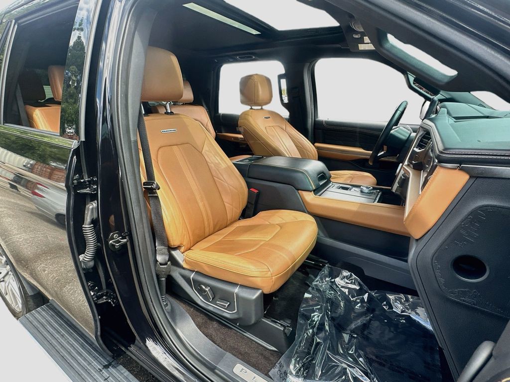 Used 2022 Black Ford Platinum image 31