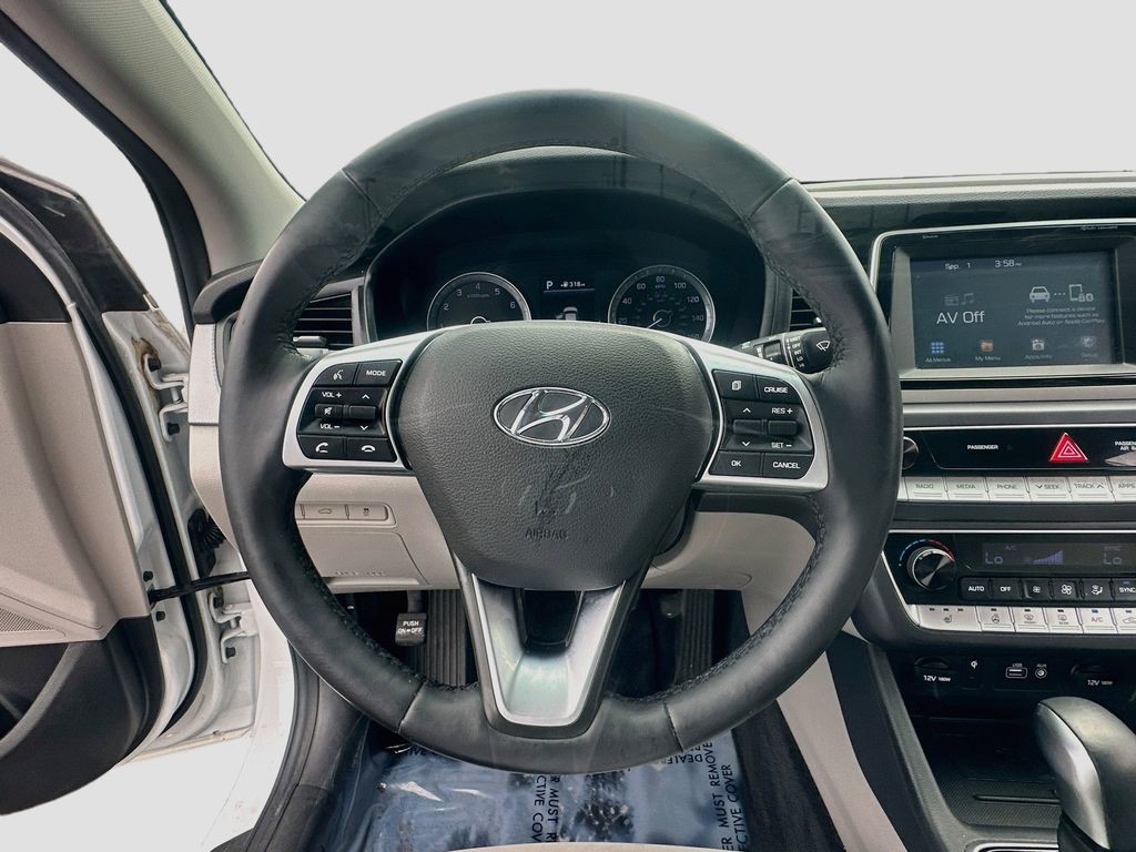 Used 2019 White Hyundai SEL image 11