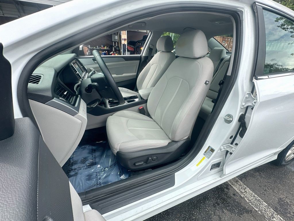 Used 2019 White Hyundai SEL image 20