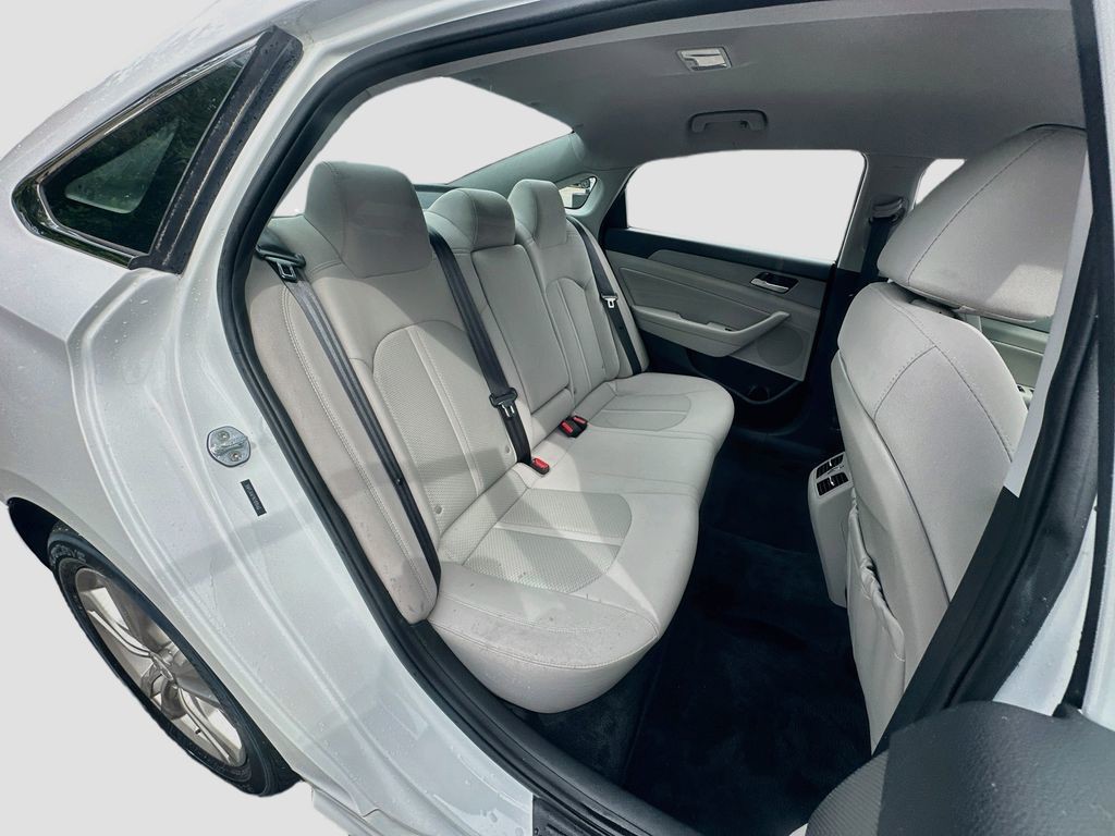 Used 2019 White Hyundai SEL image 26