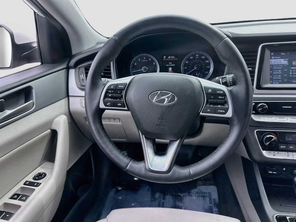 Used 2019 White Hyundai SEL image 21